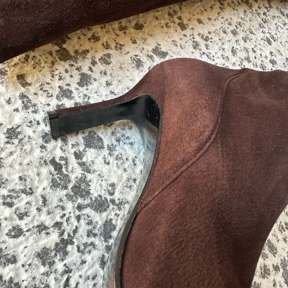 STUART WEITZMAN Brown Suede Heeled Pull Up Tall Boots - Picture 4 of 9